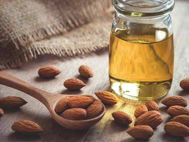 خواص روغن بادام شیرین برای پوست صورت