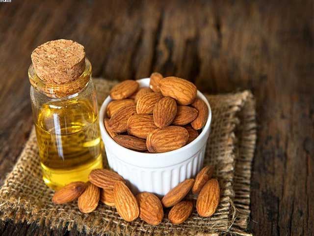 خواص روغن بادام شیرین برای پوست صورت